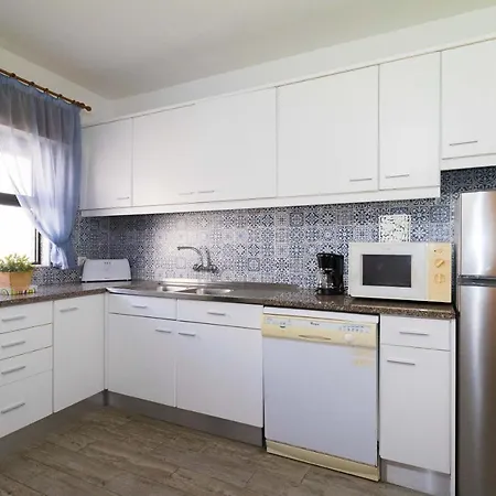 Sunny Oura By Alzira Apartment