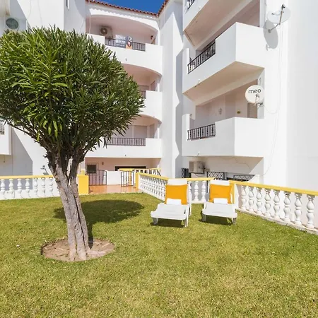 Sunny Oura By Alzira Apartment