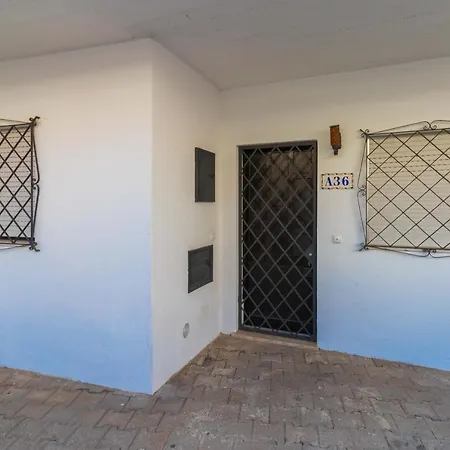 Sunny Oura By Alzira 公寓