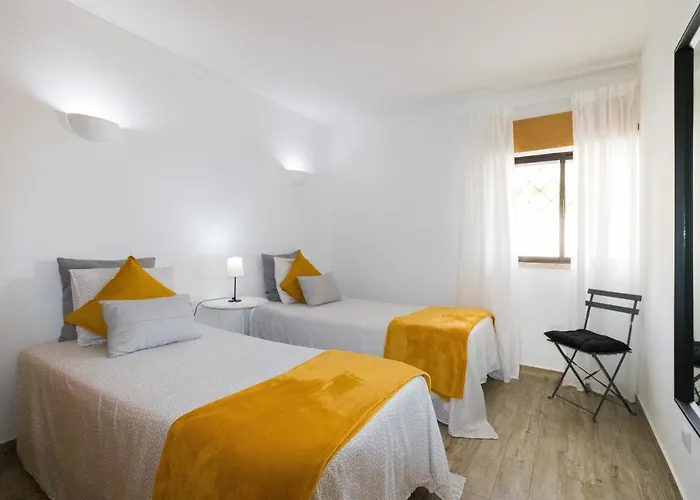 Sunny Oura By Alzira