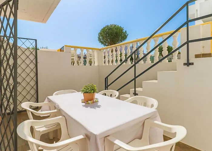 Sunny Oura By Alzira *